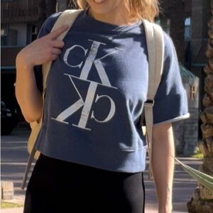 CK cropped short sleeve sweatshirt